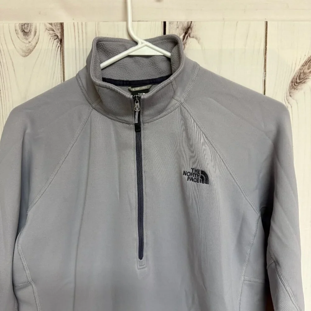 The North Face FlashDry 1/4-Zip Pullover‎ Women’s Large Light Gray GUC
